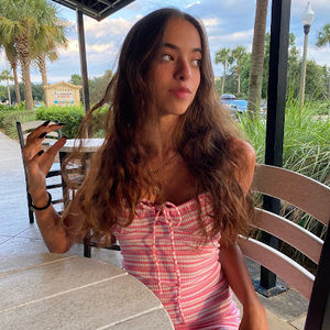 Meet your Posher, Lisa